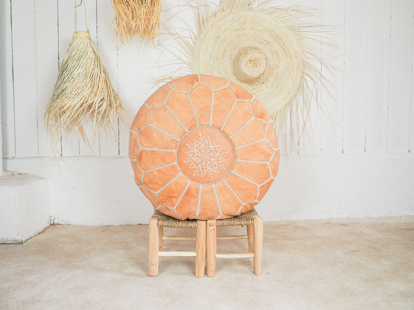 Handgefertigter Echtleder Pouf "Imane" – Marokkanisches Design und Boho-Chic