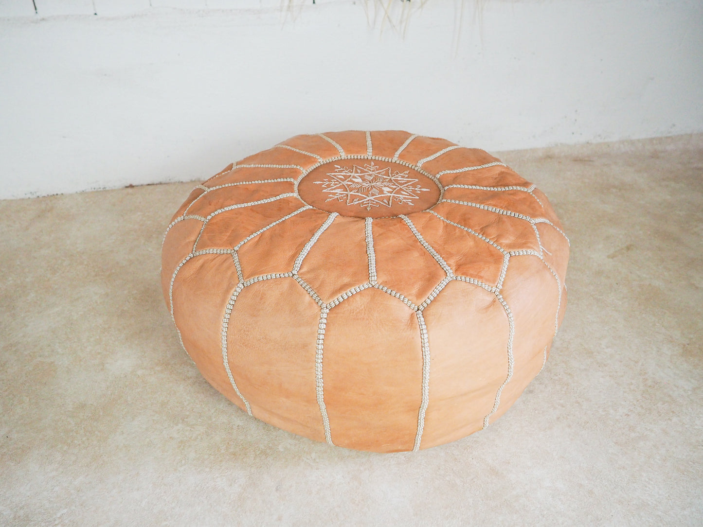 Handgefertigter Echtleder Pouf "Imane" – Marokkanisches Design und Boho-Chic