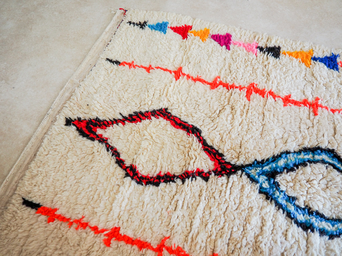 Handgefertigter Azilal Teppich `Souad` aus Marokko – Boho-Muster und hochwertige Wolle | 230 x 145 cm