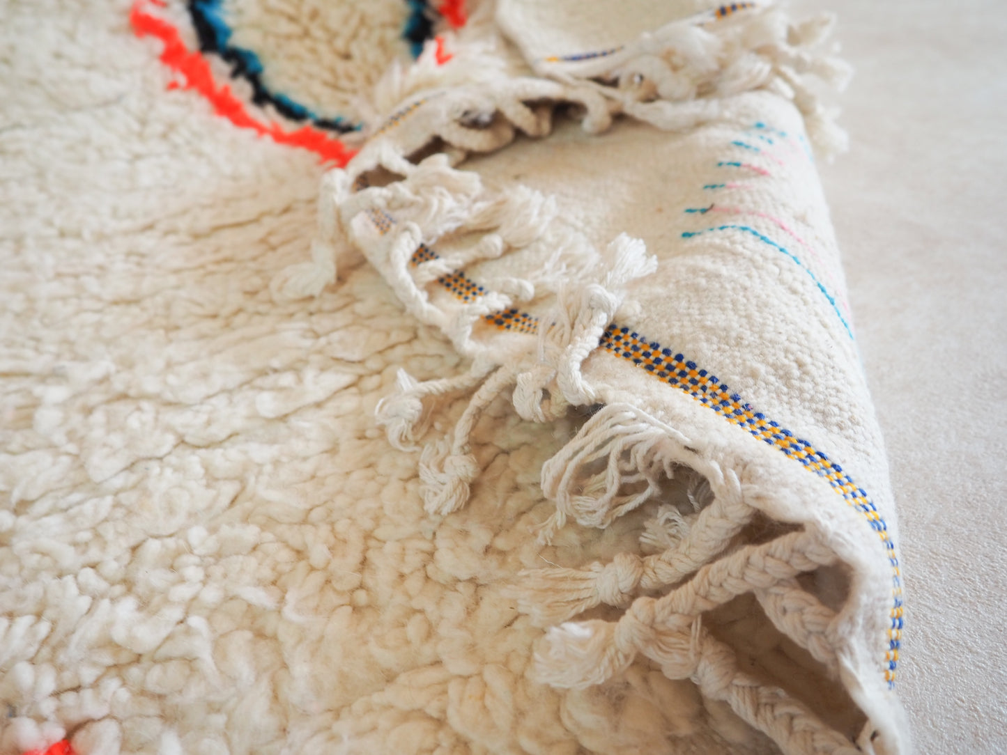 Handgefertigter Azilal Teppich `Souad` aus Marokko – Boho-Muster und hochwertige Wolle | 230 x 145 cm