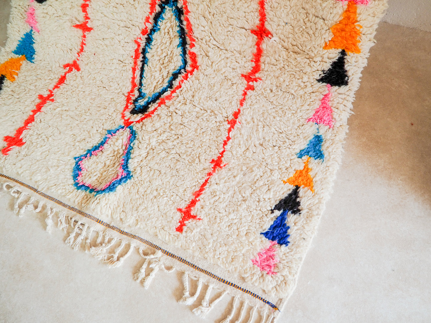 Handgefertigter Azilal Teppich `Souad` aus Marokko – Boho-Muster und hochwertige Wolle | 230 x 145 cm