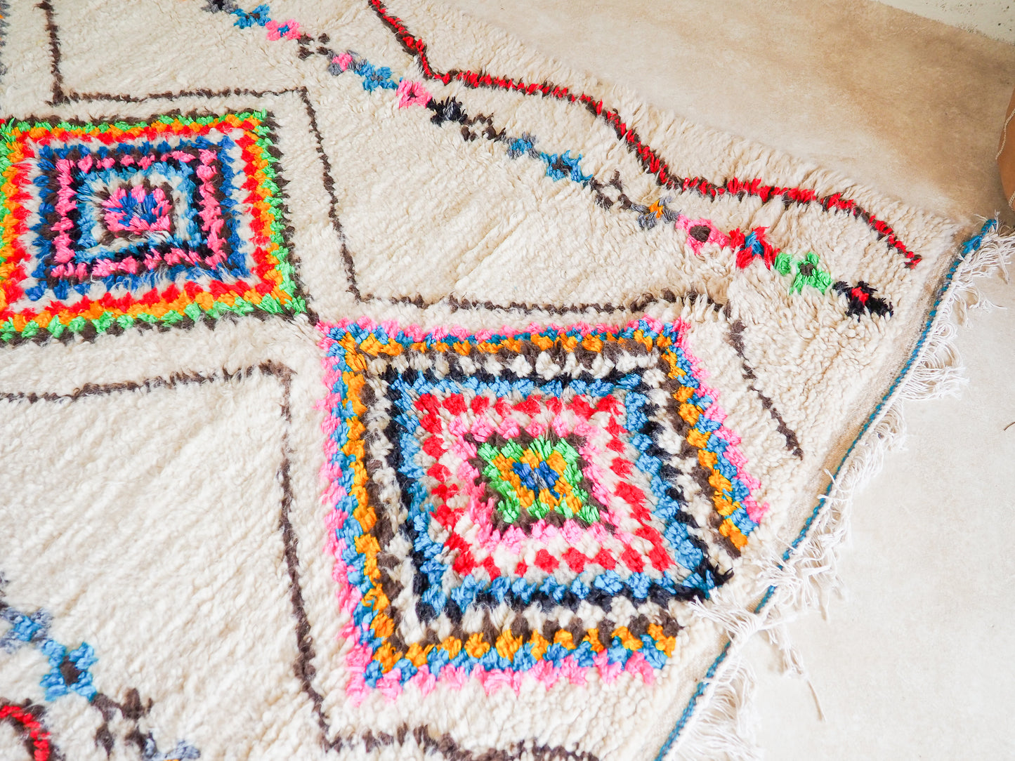 Handgefertigter Azilal Teppich `Maha` aus Marokko – Boho-Muster und hochwertige Wolle |  238 x 145 cm