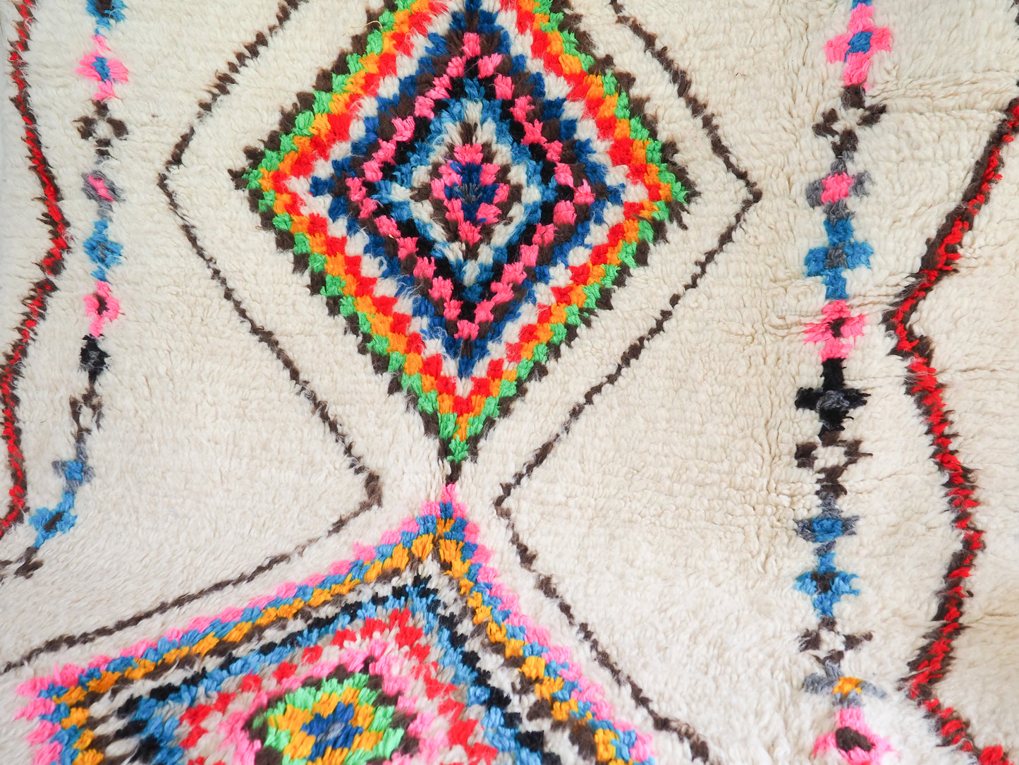 Handgefertigter Azilal Teppich `Maha` aus Marokko – Boho-Muster und hochwertige Wolle |  238 x 145 cm