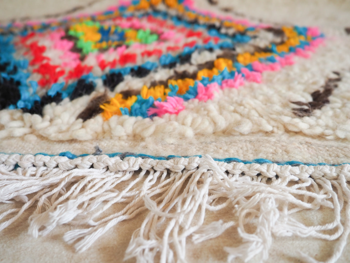 Handgefertigter Azilal Teppich `Maha` aus Marokko – Boho-Muster und hochwertige Wolle |  238 x 145 cm