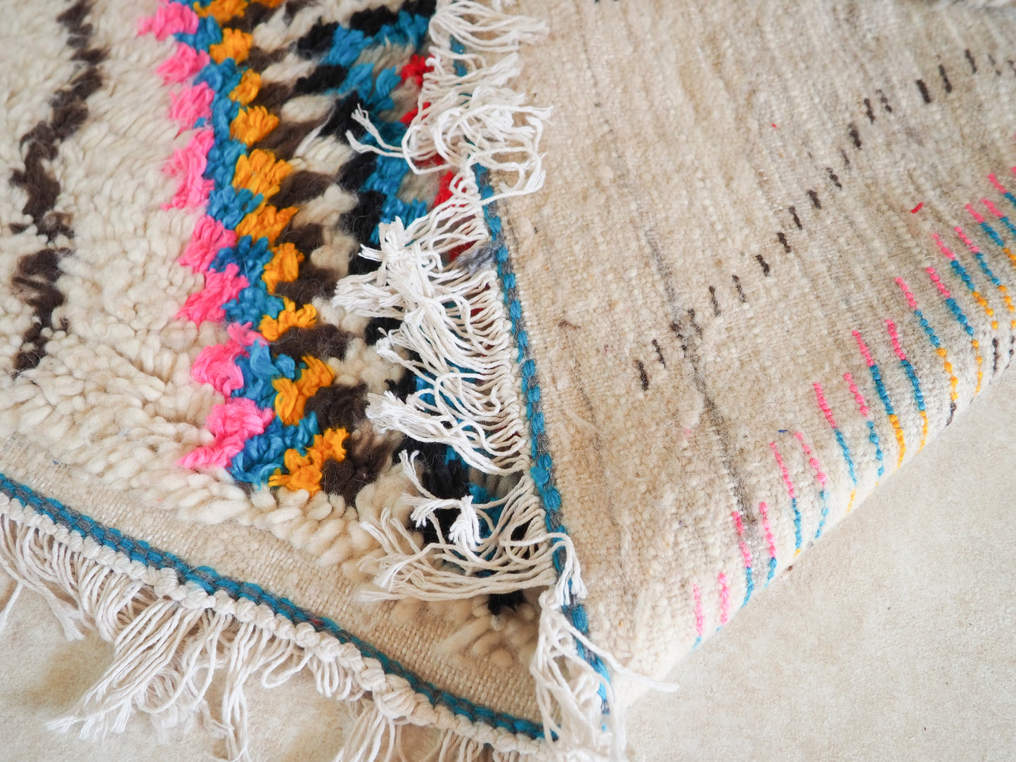 Handgefertigter Azilal Teppich `Maha` aus Marokko – Boho-Muster und hochwertige Wolle |  238 x 145 cm