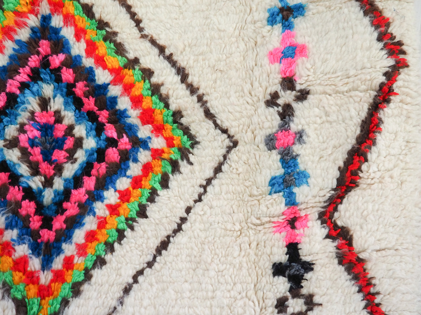 Handgefertigter Azilal Teppich `Maha` aus Marokko – Boho-Muster und hochwertige Wolle |  238 x 145 cm