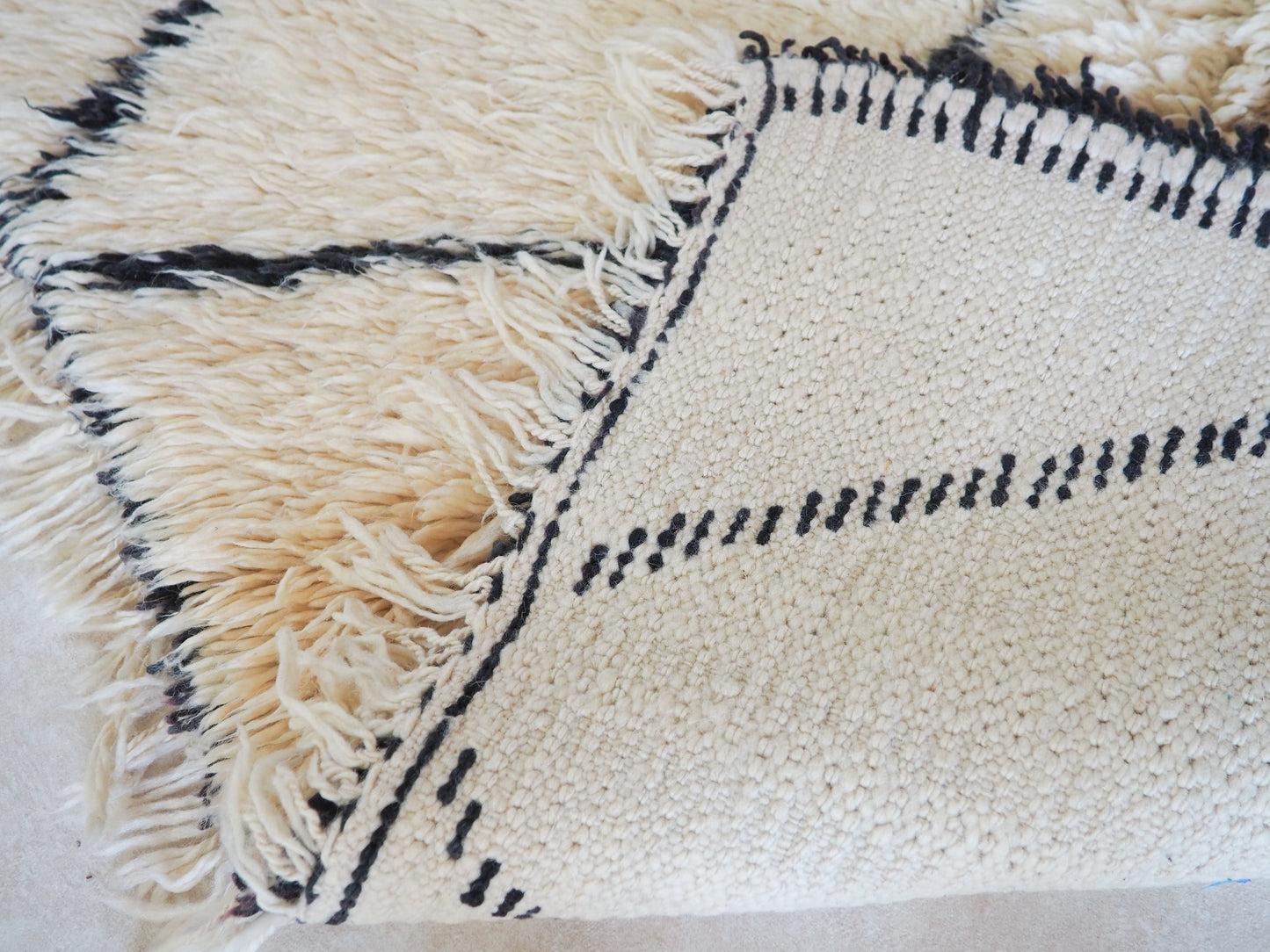 Beni Ouarain Teppich `Faris` – Handgefertigte Naturschönheit aus Marokko |  230 x 138 cm