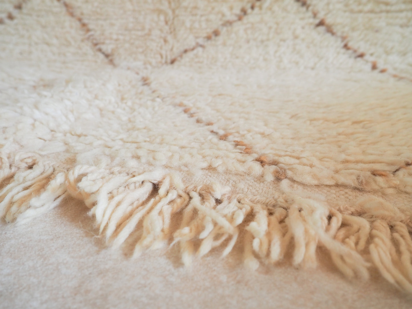 Beni Ouarain Teppich `Noura` – Handgefertigte Naturschönheit aus Marokko | 150 x 100 cm