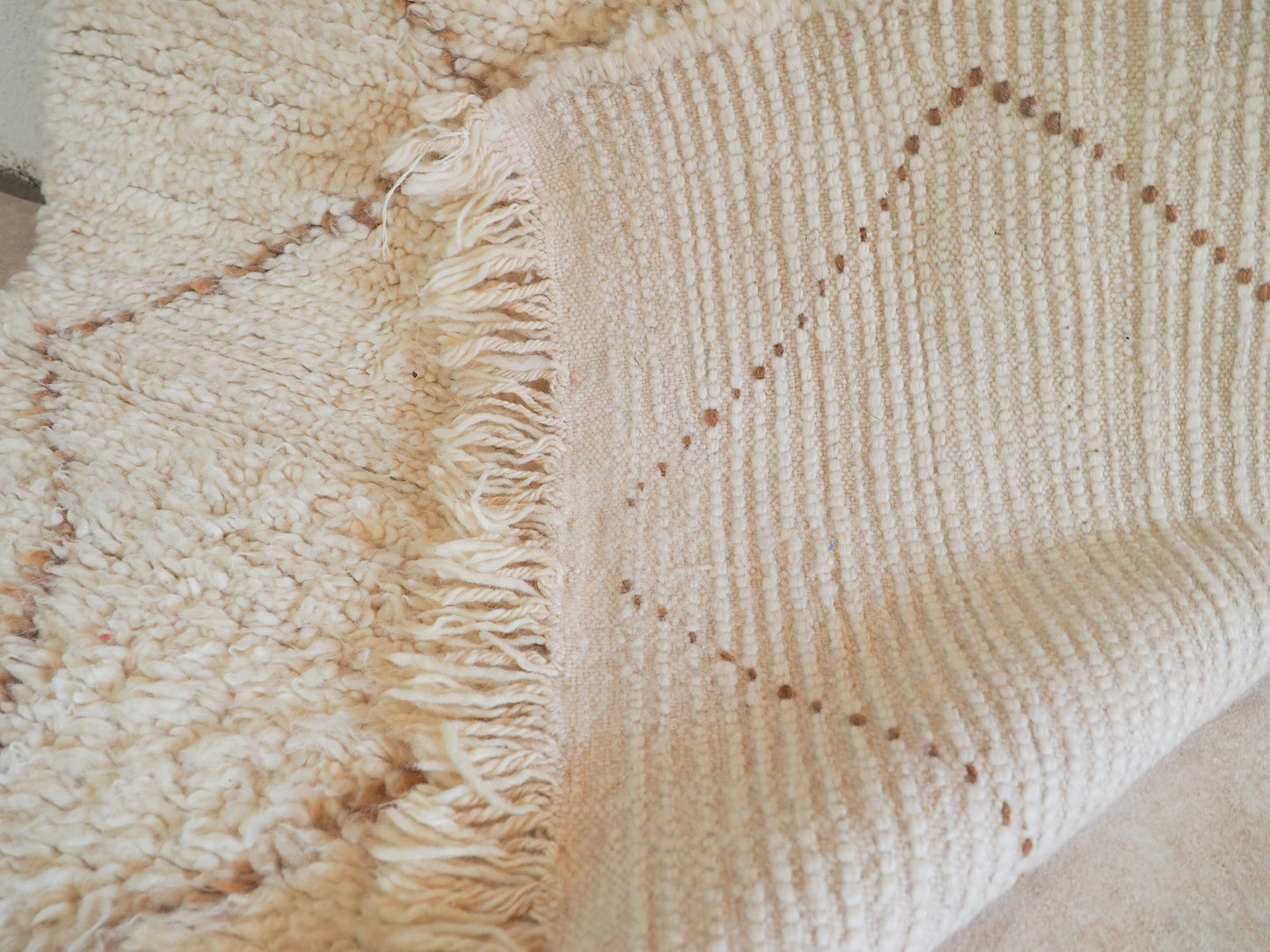 Beni Ouarain Teppich `Noura` – Handgefertigte Naturschönheit aus Marokko | 150 x 100 cm