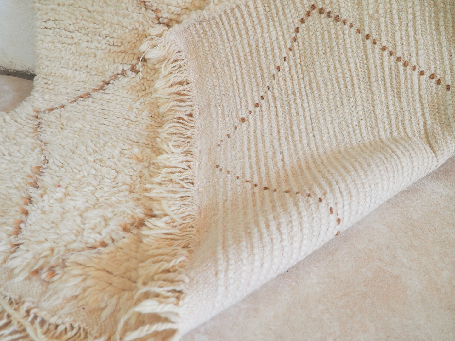 Beni Ouarain Teppich `Noura` – Handgefertigte Naturschönheit aus Marokko | 150 x 100 cm