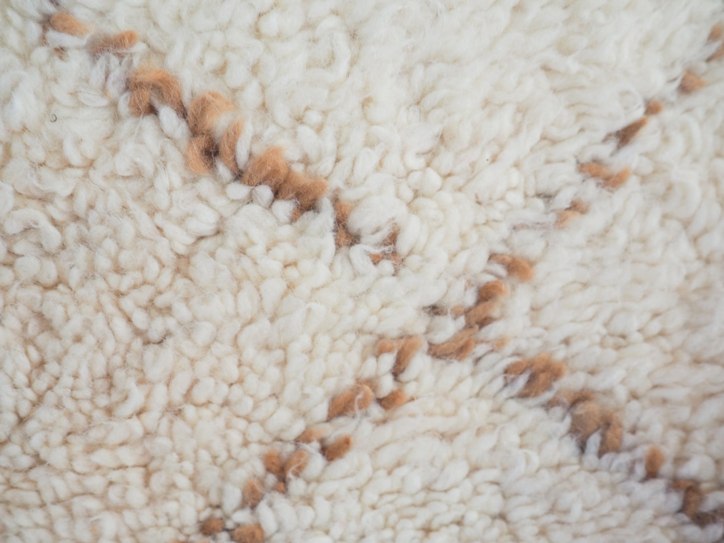 Beni Ouarain Teppich `Noura` – Handgefertigte Naturschönheit aus Marokko | 150 x 100 cm