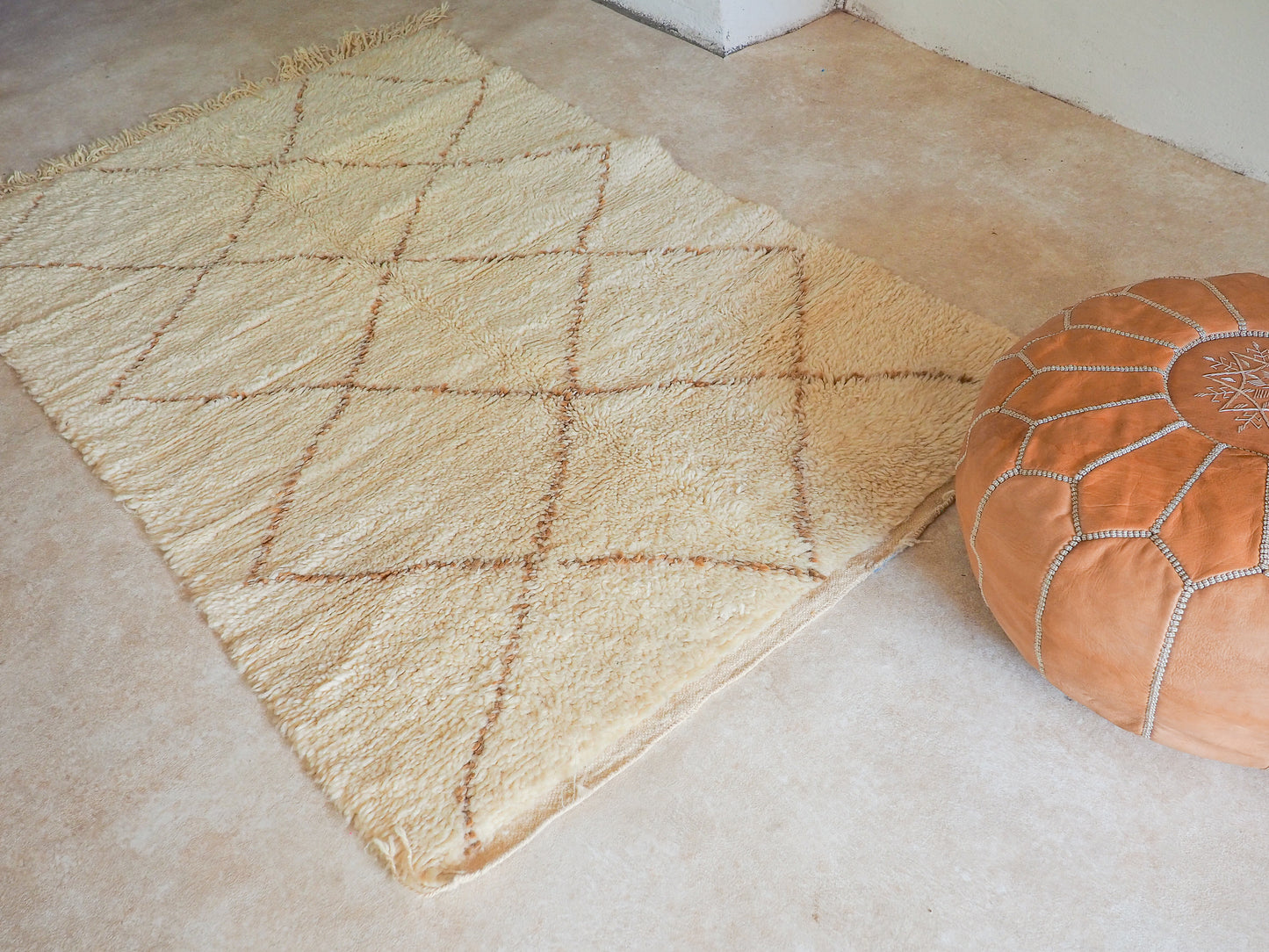 Beni Ouarain Teppich `Noura` – Handgefertigte Naturschönheit aus Marokko | 150 x 100 cm