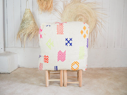 Handgefertigter Kilim Pouf aus Marokko ´Amina´ – Traditionelles Design und Naturmaterialien